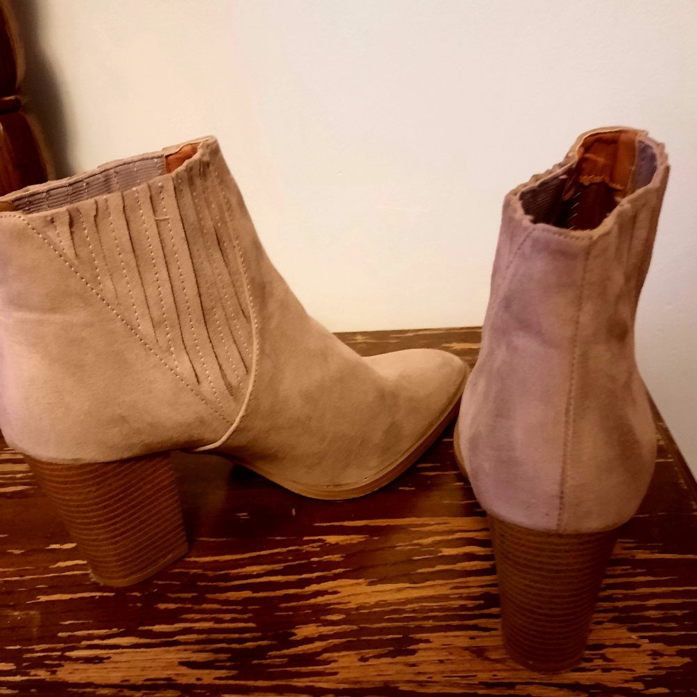 Boot - Picture 16 of 16